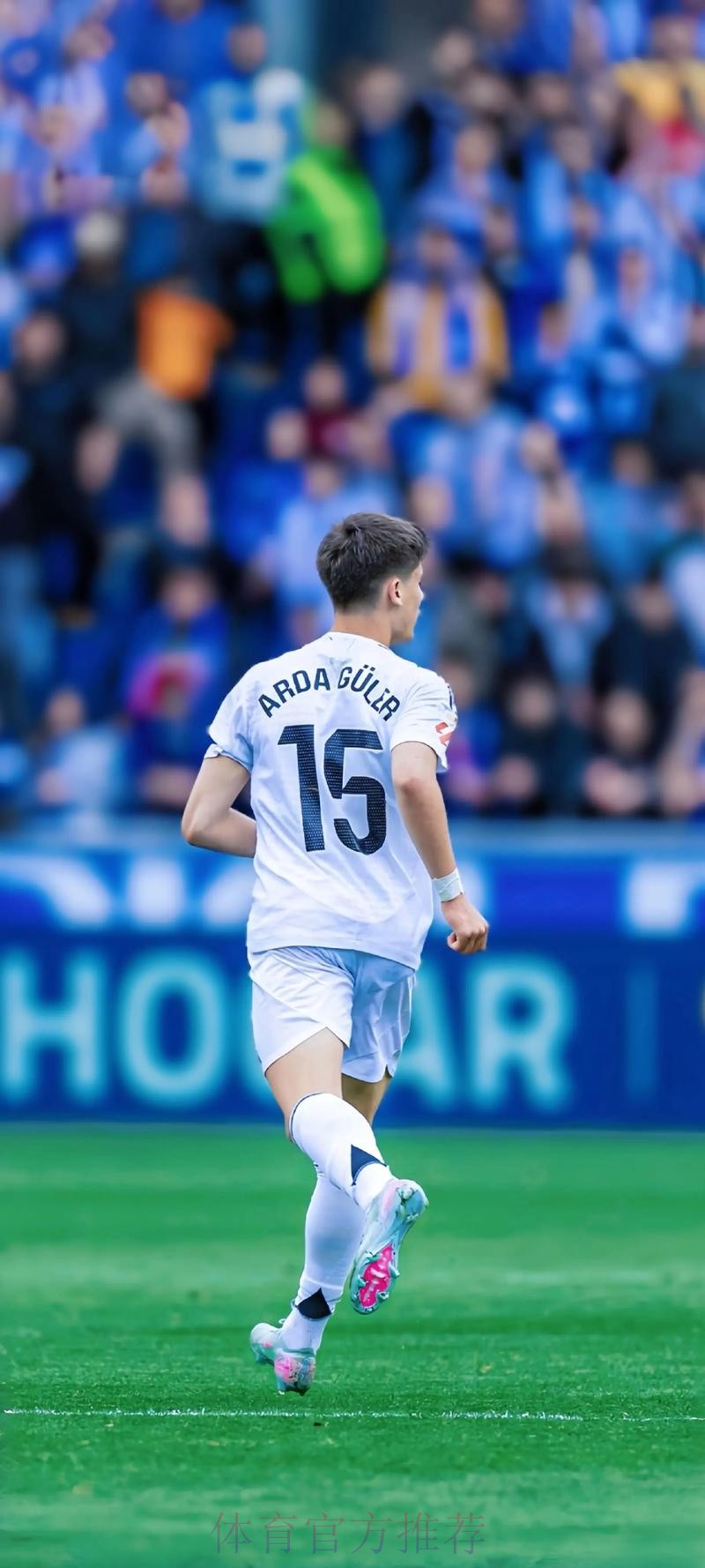 队报:姆巴佩西甲首秀表现平平 他仍需适应中路位置